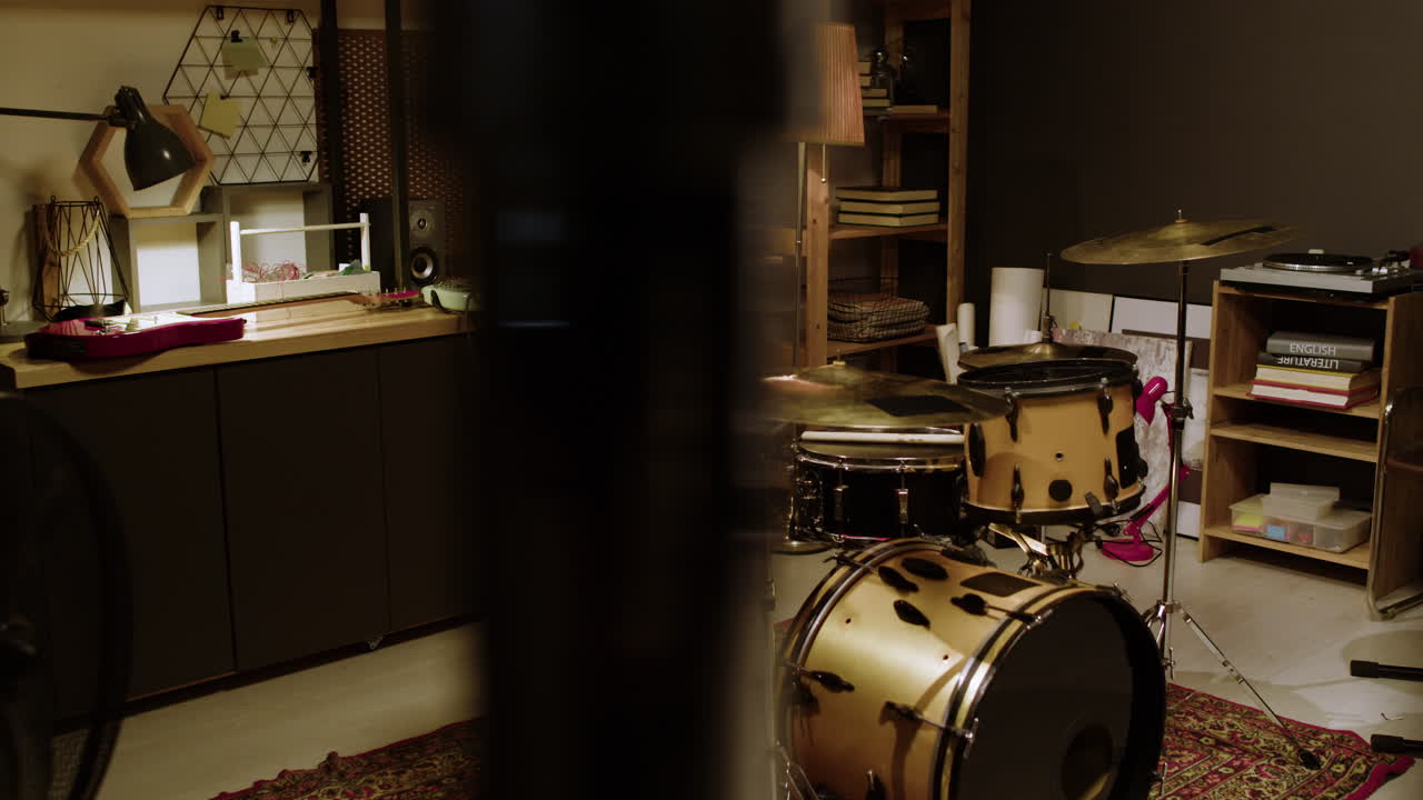 방에 있는 악기