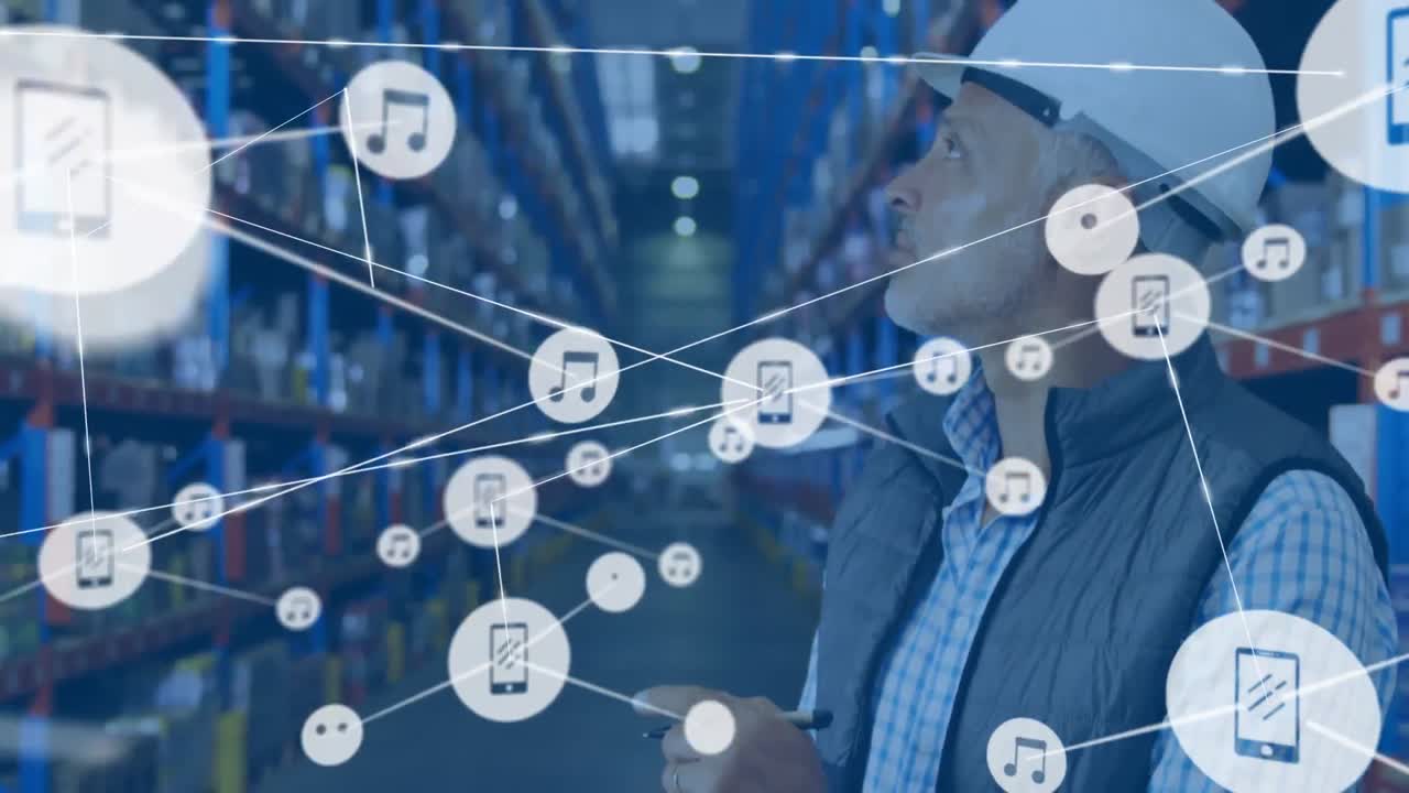 animación de la red de conexiones con iconos sobre el hombre escribiendo en el clipboard en el almacén