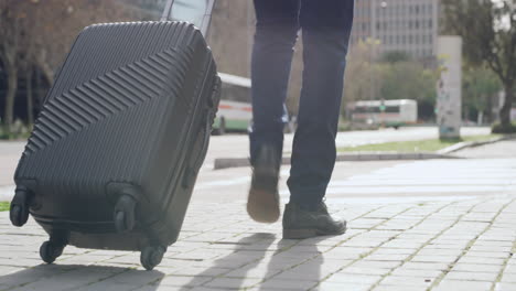 Businessman-with-suitcase-or-luggage