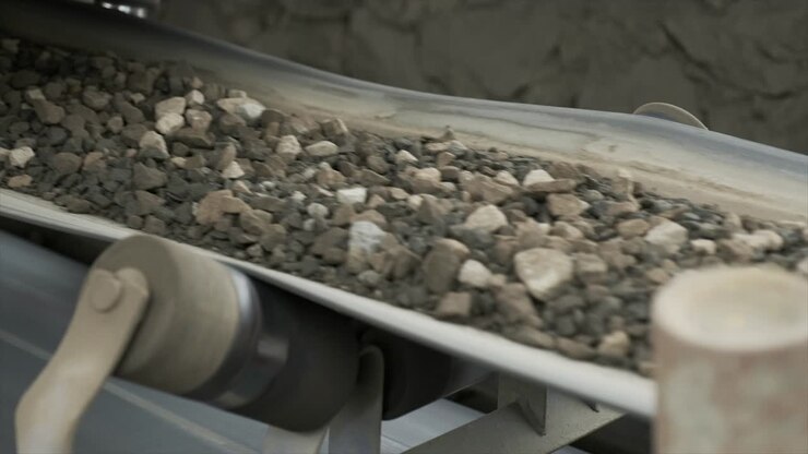 Belt Conveyor, Cold Elevator and hopper to supply cold aggregate from cold bin