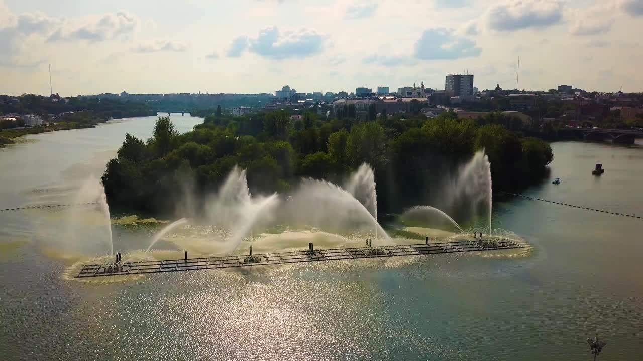 Very large dynamic fountain on the river 04
