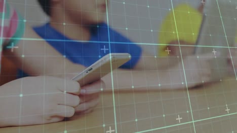 animación de cuadrados que se mueven sobre diversos escolares utilizando teléfonos inteligentes