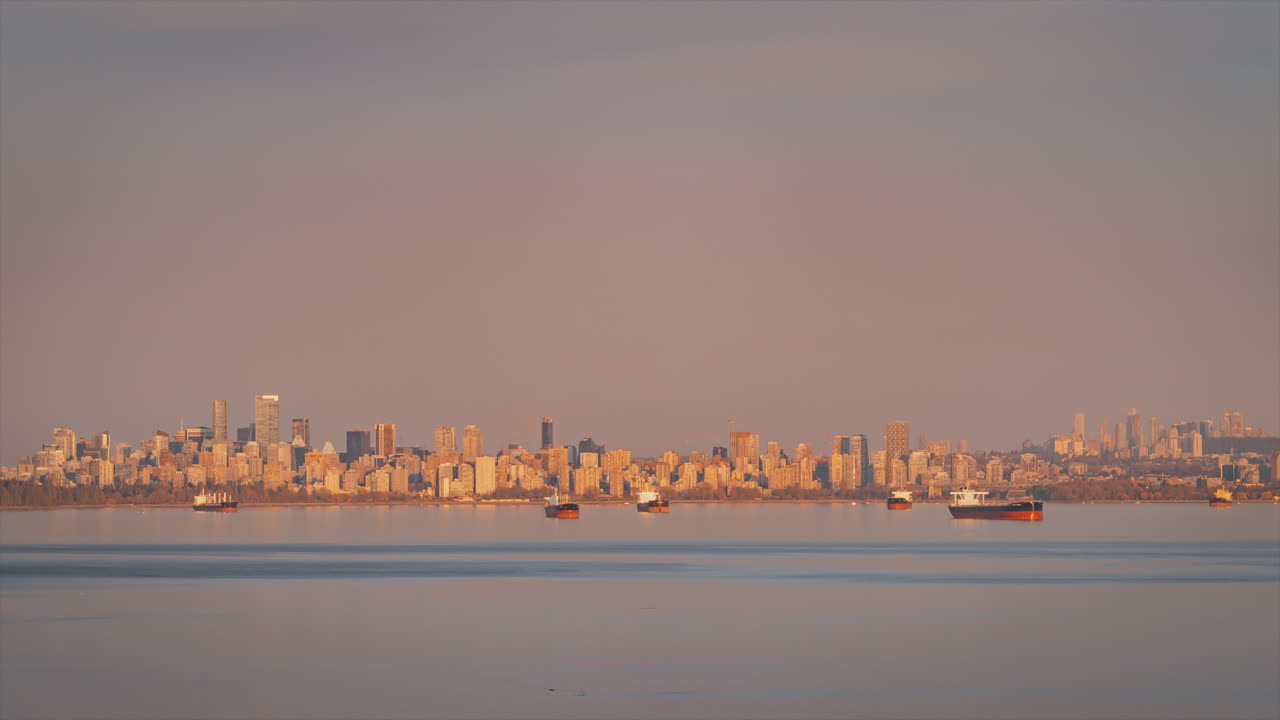 밴쿠버, 브리티시 컬럼비아, 캐나다에서 따뜻한 일몰이나 일출의 생생한 색상의 시간 경과