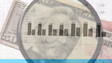 animación del procesamiento de datos sobre vidrio de lectura y billetes de dólares estadounidenses