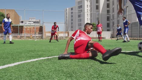 Fußballspieler,-Die-Ein-Spiel-Auf-Dem-Spielfeld-Haben