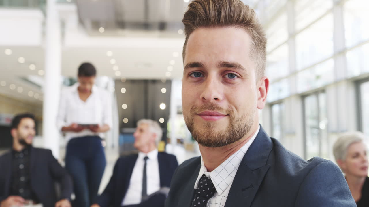 los miembros del equipo ganador forman un equipo ganador.