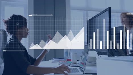 Animación-Del-Procesamiento-De-Datos-Financieros-Sobre-Diversos-Empresarios-En-El-Cargo