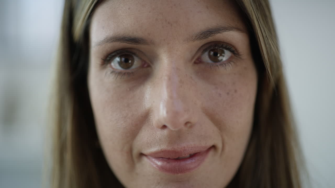 la felicidad te queda bien.