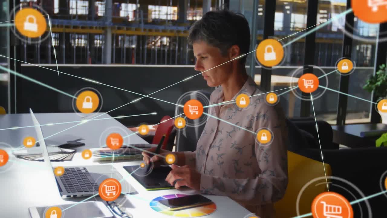 Animação de rede de conexões com ícones sobre empresária usando mesa digitalizadora