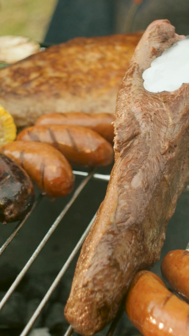 Assado chileno, churrasqueira, Fiestas Patrias, carne, vegetais, fogo