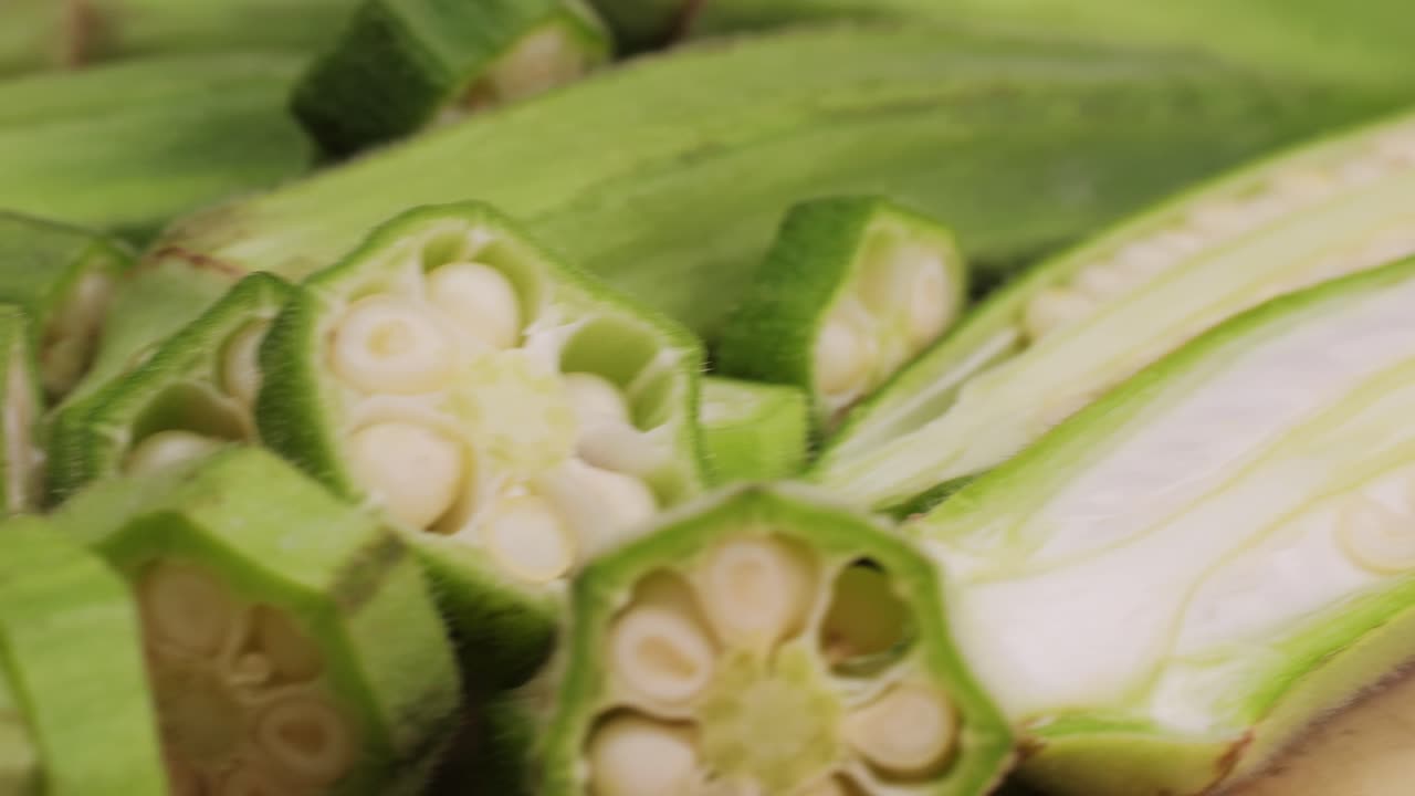 okra en rodajas