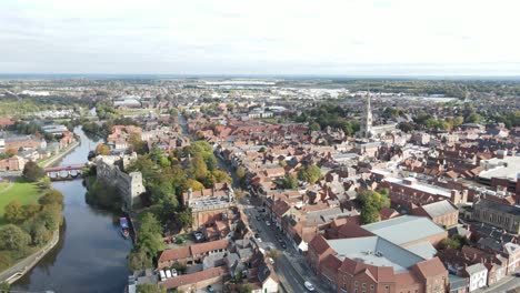 Newark-On-Trent-Britische-Stadt-Und-Flussdrohnen-Enthüllen-Filmmaterial