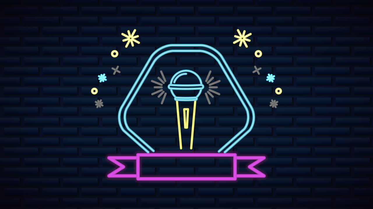 네온 조명 카라오케 라벨과 함께 벽