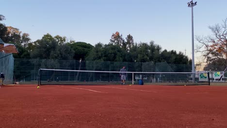 Jugador-Desatento-Pierde-Un-Punto-Cuando-Es-Sorprendido-Con-Un-Saque