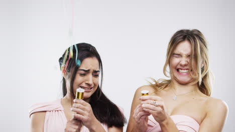 Bridesmaids-popping-party-popper-slow-motion-wedding-photo-booth-series