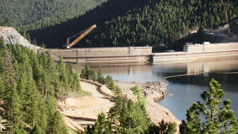 gross reservoir boulder colorado full of water and surrounded by nature