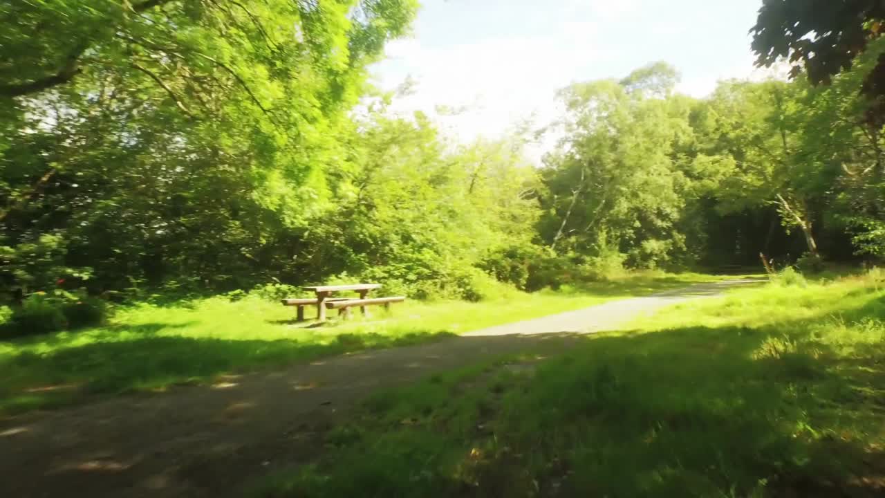 Imágenes de dron de un paisaje rural apacible