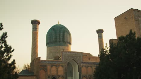 Samarkand,-Amir-Temur-Mausoleum-Usbekistan,-Erbaut-1404,-Video-45-Von-46