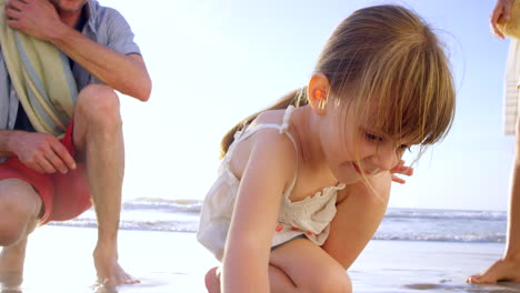 Kinder-Sind-Neugieriger,-Wenn-Sie-In-Der-Natur-Unterwegs-Sind