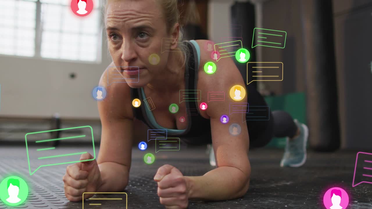 Istruttore di fitness che mantiene la posizione del plank per il core, con icone in arrivo che appaiono e si raggruppano su busto e viso.