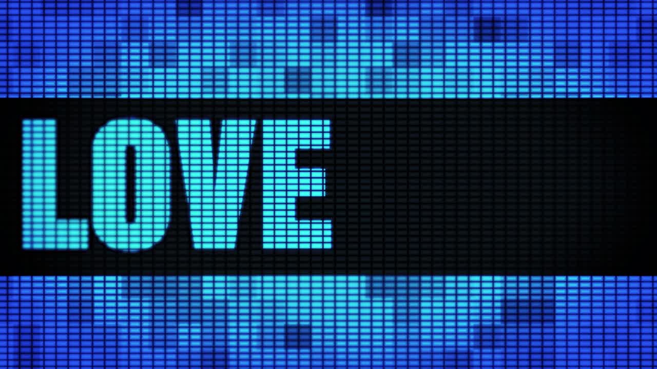 Amore visualizzato su uno schermo LED blu