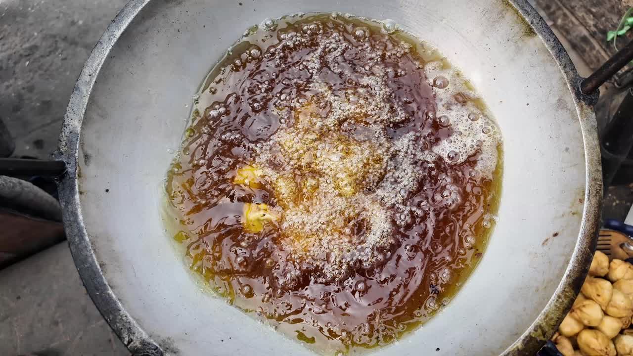 Preparing Pakoras in a Street Food Stall
