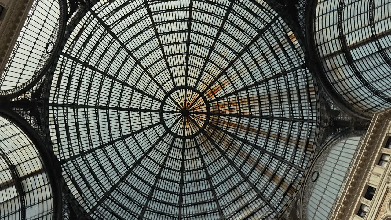 cúpula radiante de la galería umberto, en nápoles