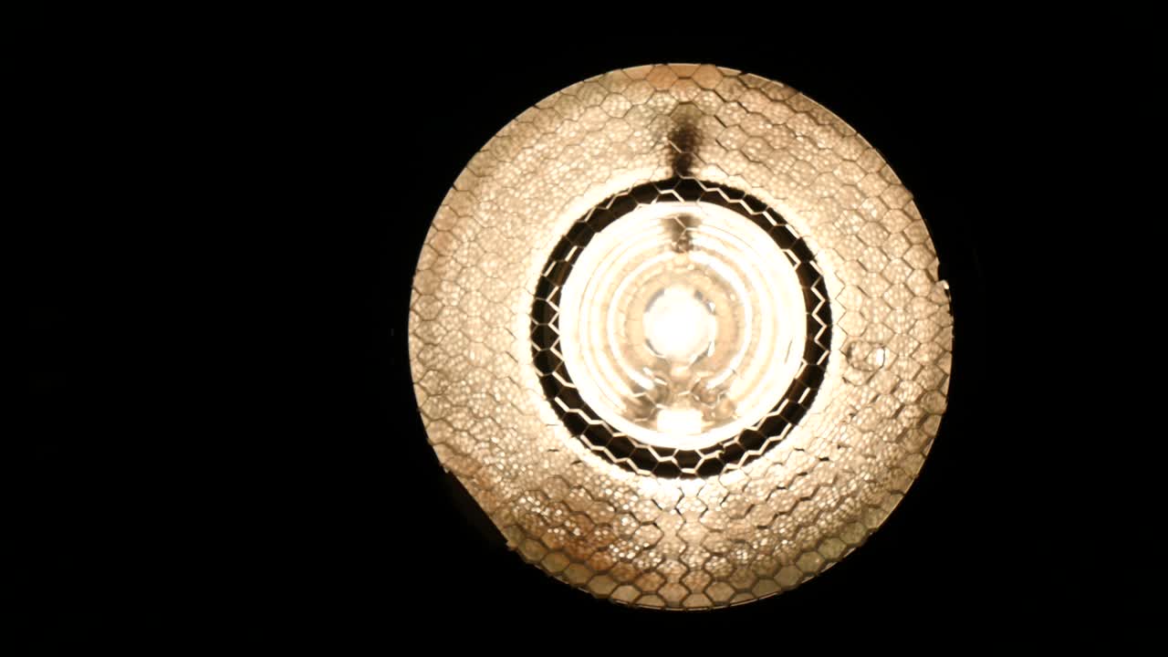 свет для панелирования с пчелом