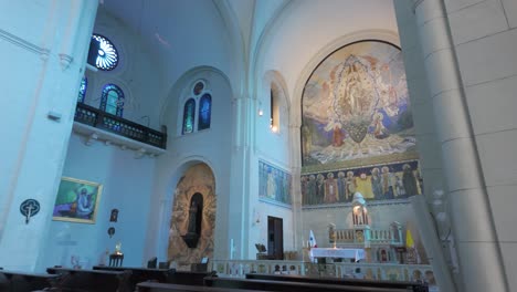 Inside-the-beautiful-Saint-Francis-of-Assisi-Church-in-Casco-Viejo,-Panama-City