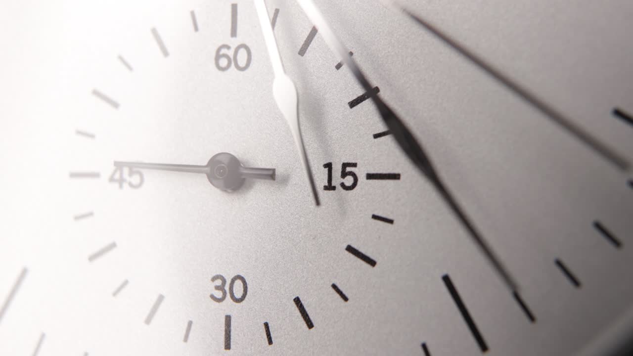 reloj analógico blanco