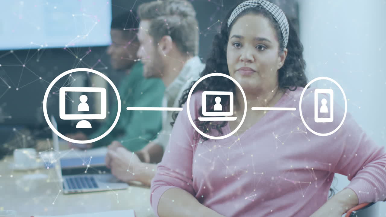 animación de iconos con red de conexiones a través de diversas personas de negocios en la oficina