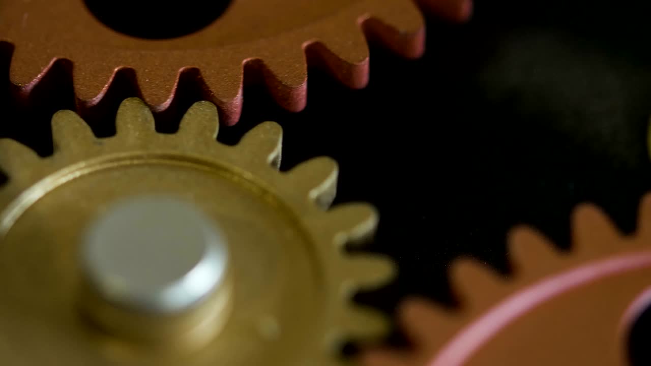 mecanismo de reloj, ruedas en movimiento - de cerca