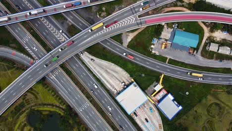 a bird's-eye view of traffic on a road