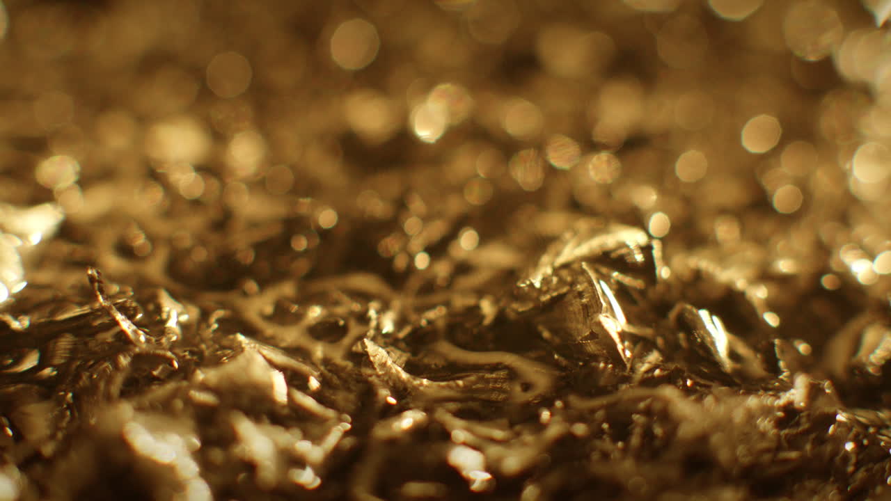 Golden color metal alloy fillings moving