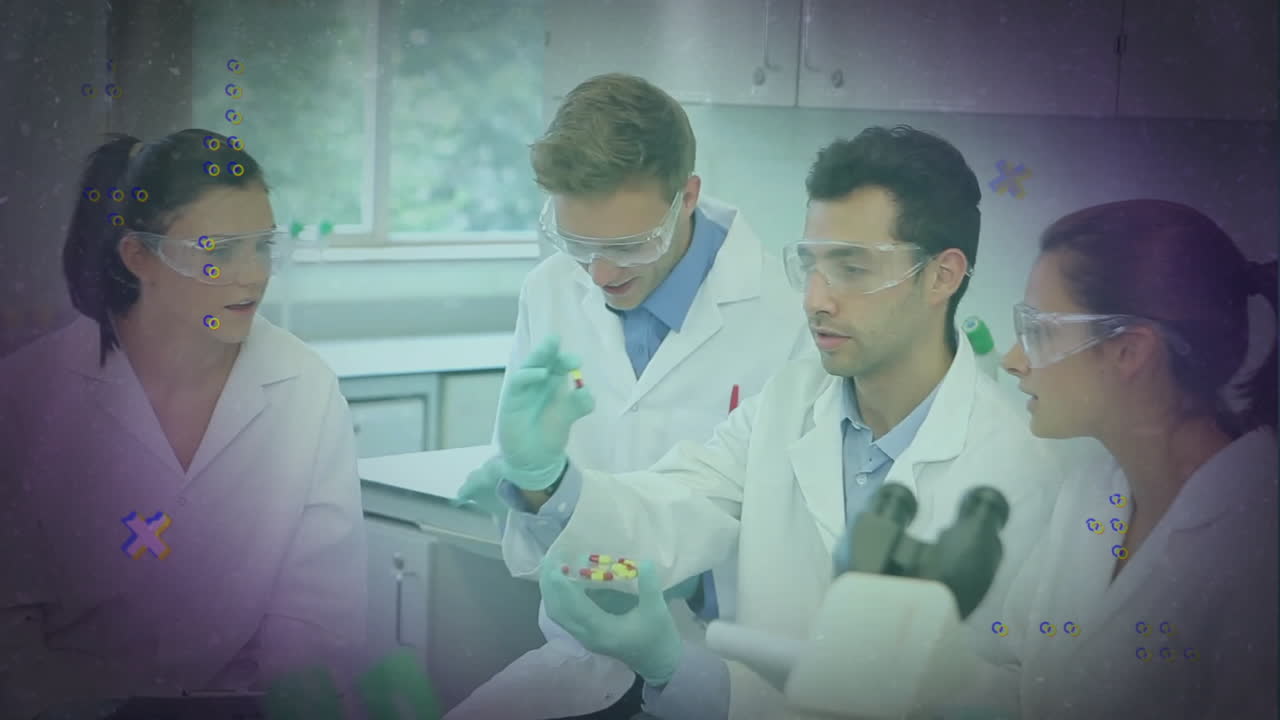 animación de formas sobre científicos caucásicos haciendo experimentos