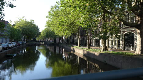 Canal-On-The-Ancient-City-Of-Gouda-At-The-Lage-Gouwe,-Netherlands---approach