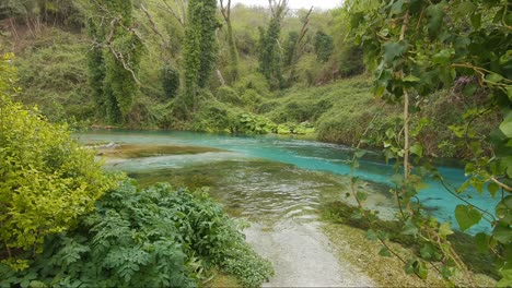 Water-spring,-Blue-water-in-Blue-Eye-near-Sarande-in-Albania,-Cinematic-places