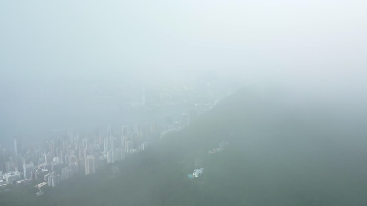 從雲端展現香港城市景觀的靜態畫面