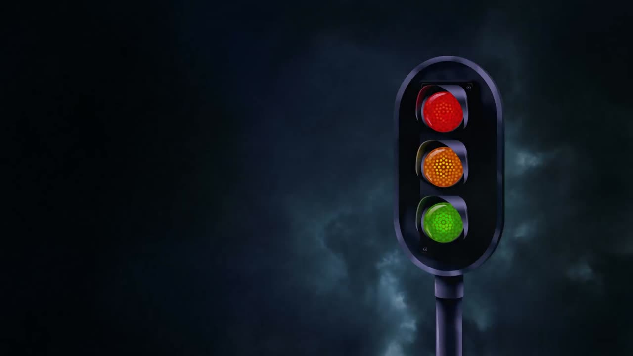 semáforo y trueno en la noche