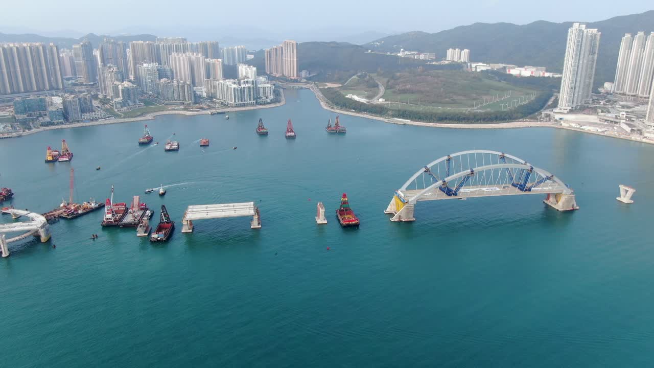 proyecto de construcción del enlace cruzado de la bahía de hong kong, un puente doble de dos carriles que conecta el túnel tseung kwan o lam tin con la carretera wan po, vista aérea