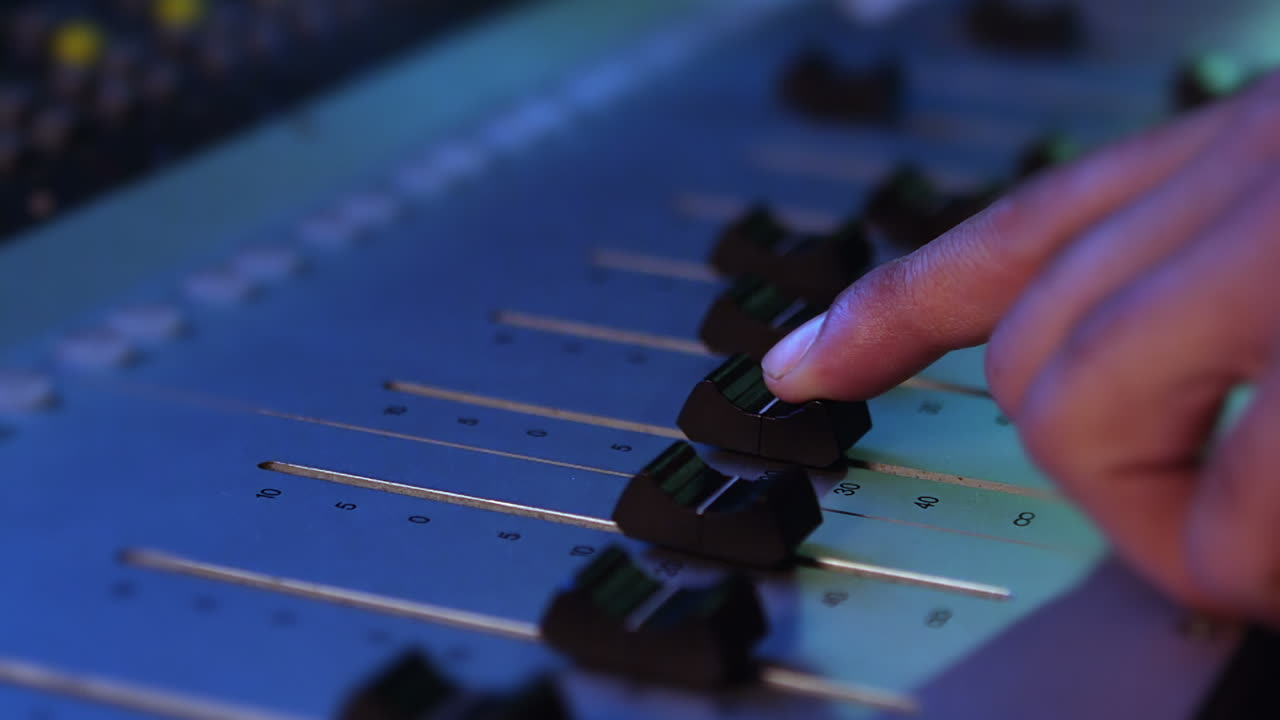 사운드  ⁇ 서 를 사용하는 오디오 엔지니어