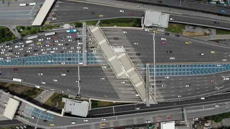 vista de arriba de la autopista, el tráfico vial es una infraestructura importante