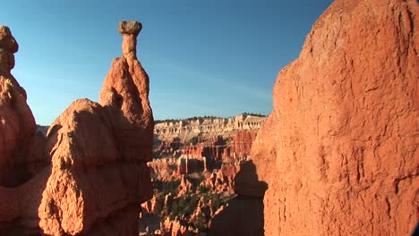 plano medio de formaciones de arenisca en el parque nacional bryce canyon