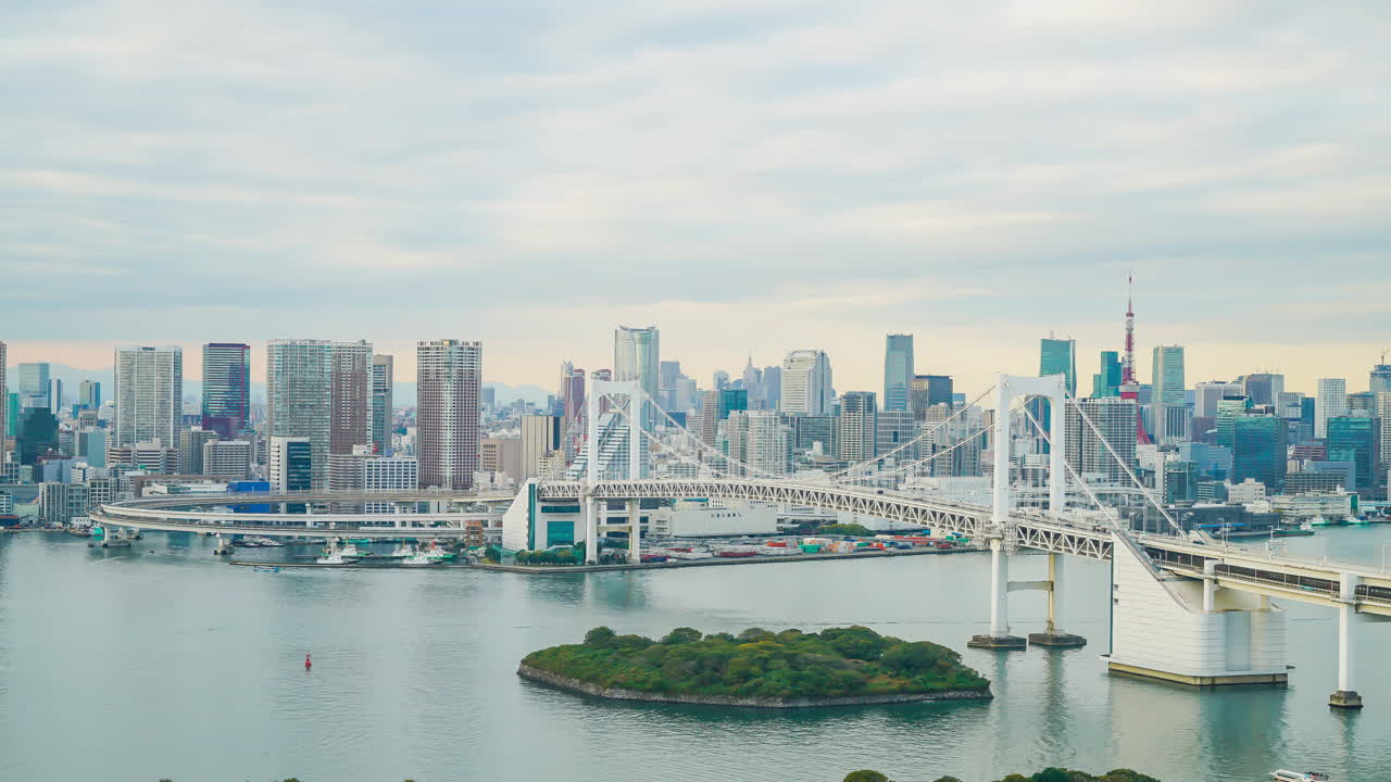 timelapse Rainbow Bridge with Tokyo Tower, Japan.