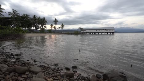 Wolken-über-Port-Douglas-Wharf-In-Queensland,-Australien