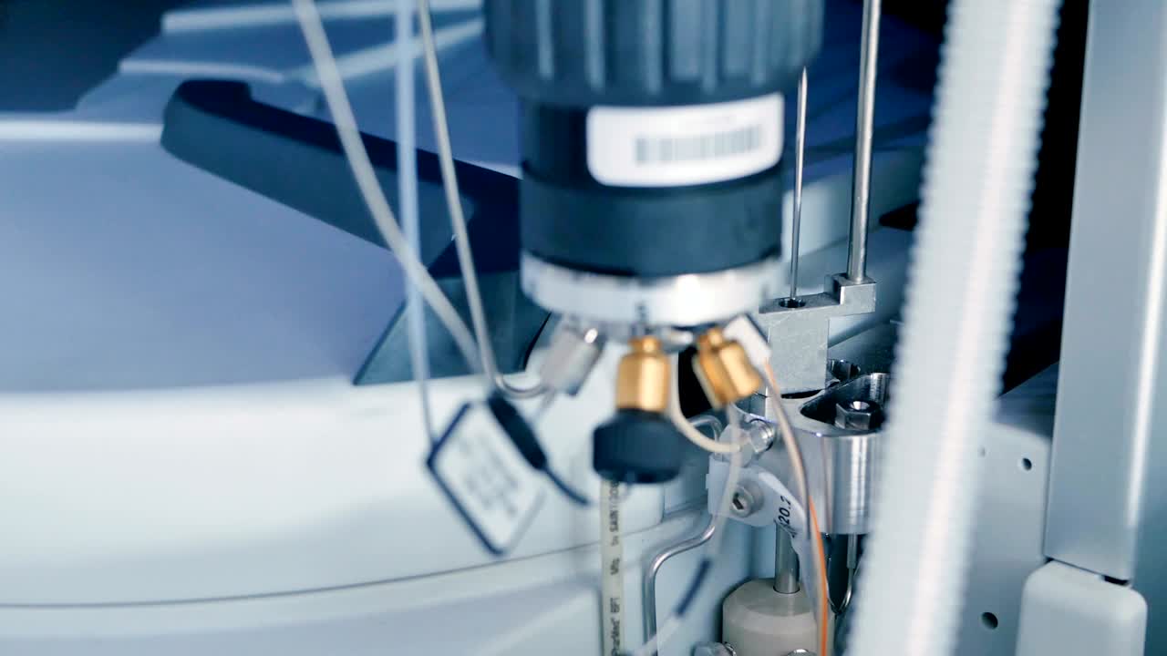 이 기기는 실험실에서 약을 혼합합니다.