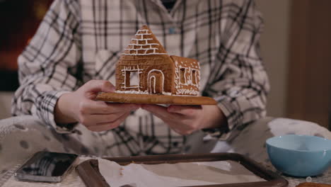 gingerbread house decorating