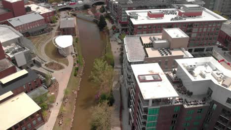 Aerial-drone-footage-of-downtown-Greenville,-South-Carolina