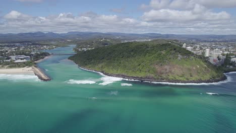 Der-Himmlische-Tallebudgera-Creek---Burleigh-Mountain-Und-Palm-Beach---Luftaufnahme