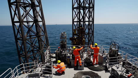 offshore oil rig maintenance crew